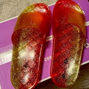 Just Be Slides Sz 9